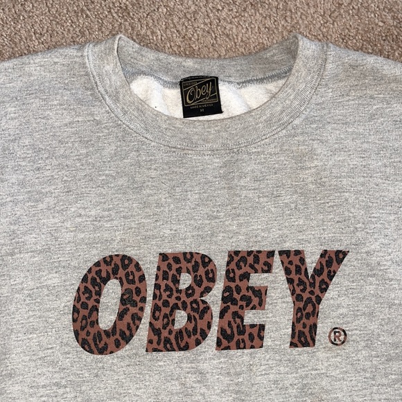 Obey Sweatshirt Crewneck Leopard Print size Medium - Picture 2 of 3